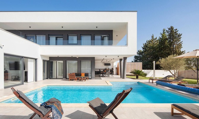 Banjole House | 4 bedroom beautiful home in Banjole