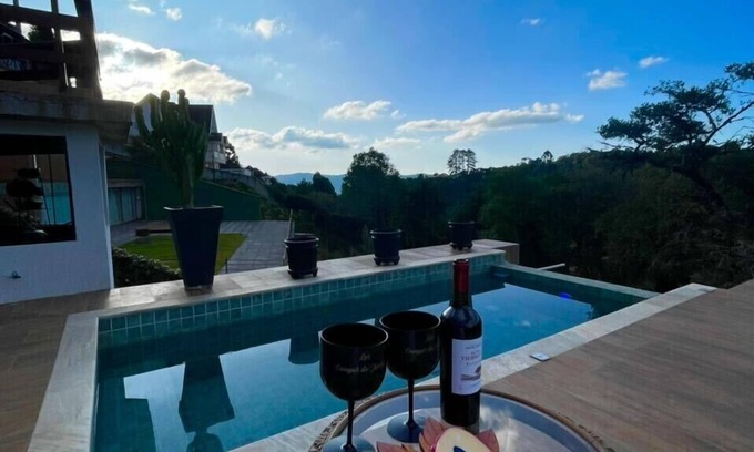 Vila Izabel House | 4 BEDROOM CHALET - EXCELLENT NEIGHBORHOOD OF ALTO DO CAPIVARI