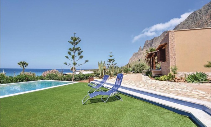Cornino House | 4 Bedroom Cozy Home In Custonaci