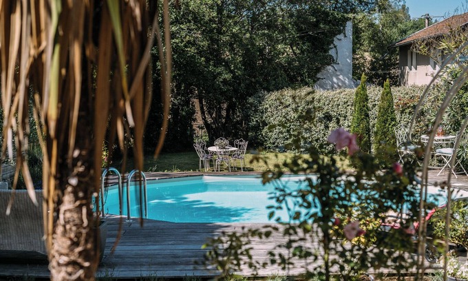 Lavardac House | 4-bedroom elegant mansion house in beautiful Aquitaine with pool near amenities