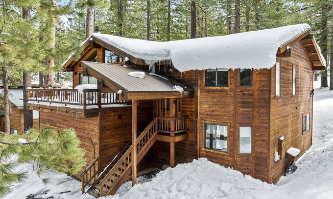 Truckee House | 4 Bedroom Home at 392 Skidder Trail by RedAwning