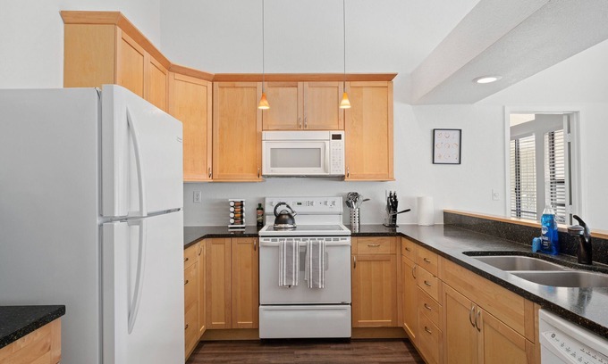 Rancho Cordova House | 4 bedroom home with big backyard