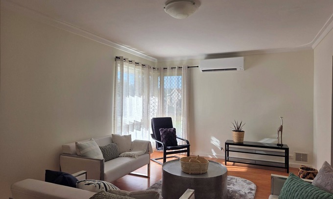 Camillo House | 4-bedroom house in delightful Camillo with AC