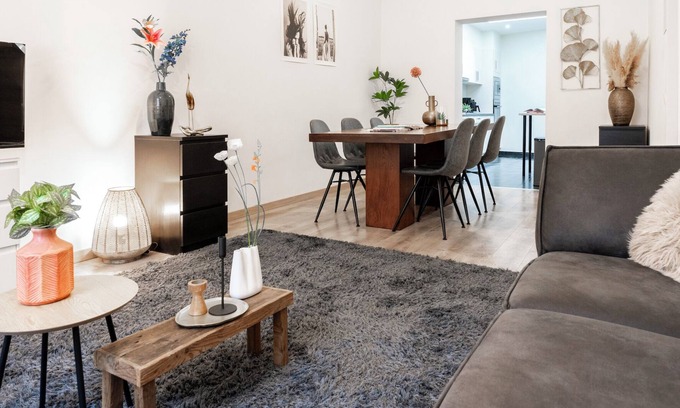 Berchem House | 4 bedroom house with kitchen and bathroom and we can offer a solution for your parking