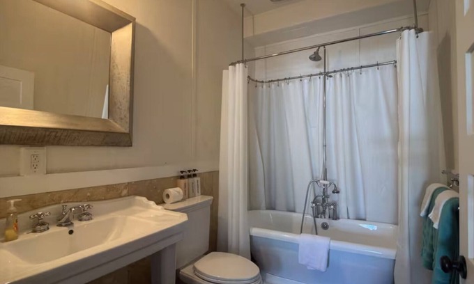 Point Lookout House | 4 Bedroom Luxury Private Beach Retreat