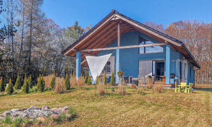 Czarna Dabrowka House | 4 bedroom nice home in Mikorowo