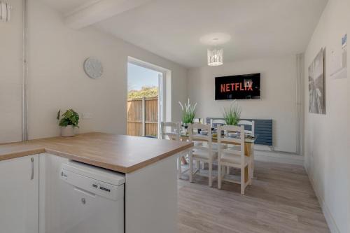 Earlham House | 4 bedroom Pitchford