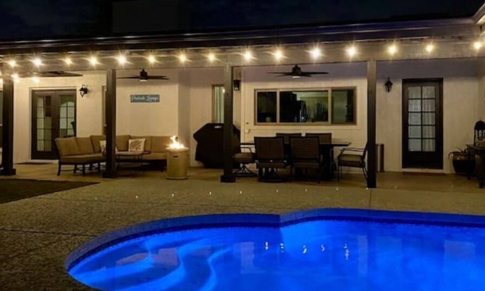 Tempe House | 4 Bedroom Spacious Retreat with Heated Pool