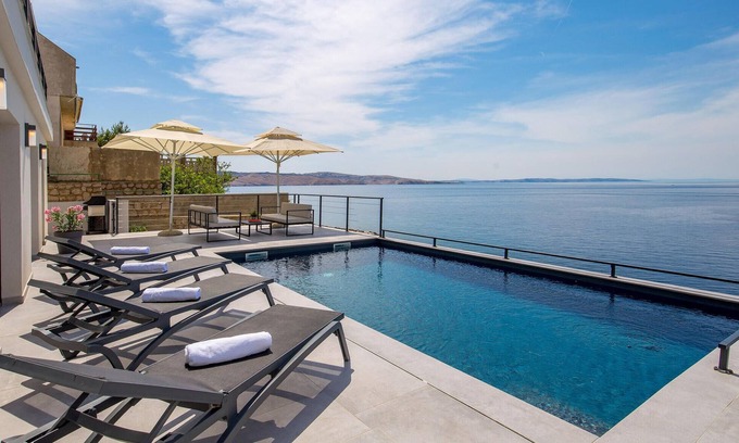 Prizna House | 4 bedroom stunning home in Prizna