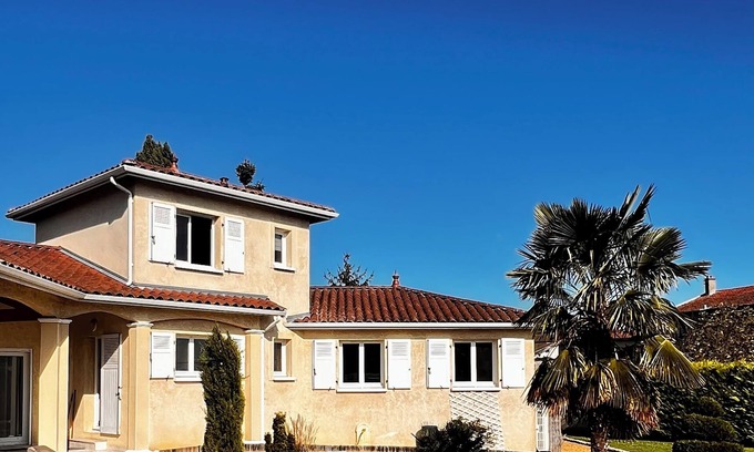 Les Olmes Villa | 4-bedroom villa, 15 minutes from Lyon +1 optional additional bedroom