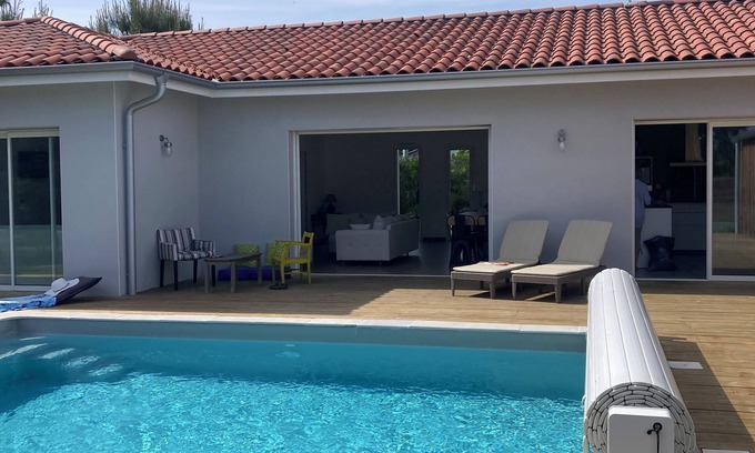 Linxe Villa | 4-bedroom villa, private heated pool, enclosed garden8 minutes from the beach