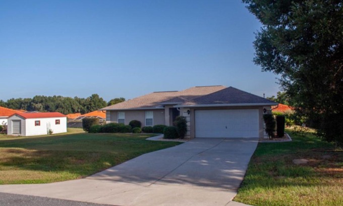 Inverness House | 4 bedroom villa with FREE SOLAR POOL HEATING (fee for optional electric heating)