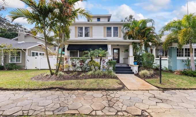 Historic Old Northeast House | 4 BEDROOM WITH POOL IN OLD NE! STEPS TO WATERFRONT AND DOWNTOWN ST. PETE.