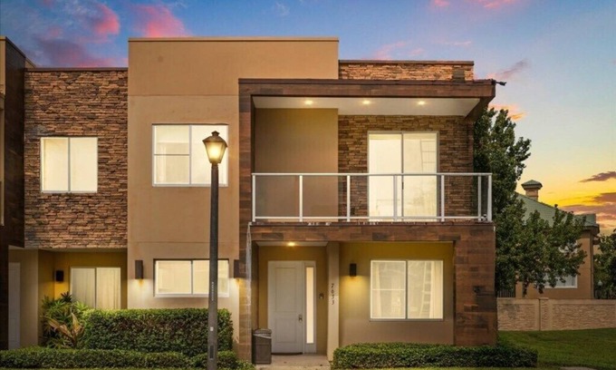 Florida Central Atlantic Coast House | 4 Bedrooms/4.5 Baths/Magic Village Yards (7633RD)