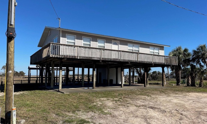 Horseshoe Beach House | 4 BR House in Horseshoe Beach: Your Fishing & Scalloping Adventure Starts Here