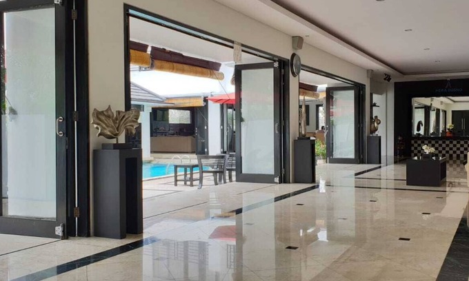 Mumbul Villa | 4 BR, Nusa Dua Bali Private Villa, Kids Friendly, BBQ, Gym, Big Pool & Billiard