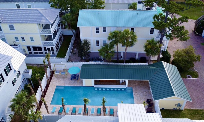 Tybee Island House | 4 BR Southern Style Home w/HUGE Private Pool - Arcade Game Room - Sunset Villa