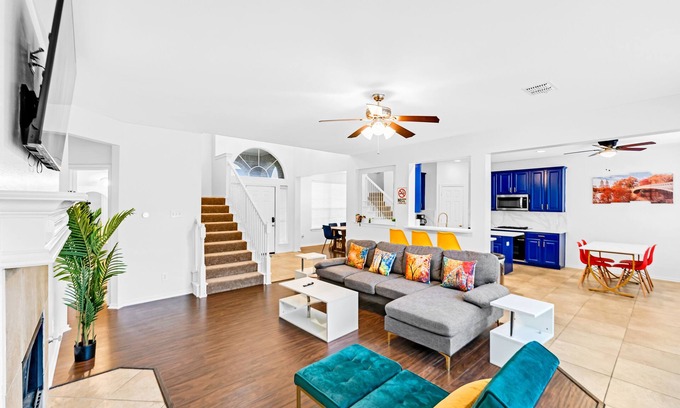 South Arlington House | 4 BR w/ Pool 10 min to Six flags