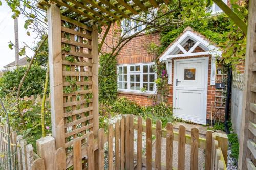 Reydon House | 4 Church Cottages