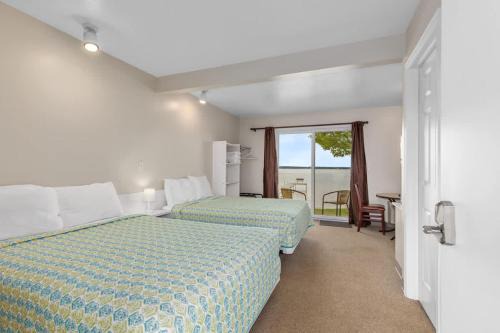 Lake City Hotel | 4 Compact Combined Family Studios