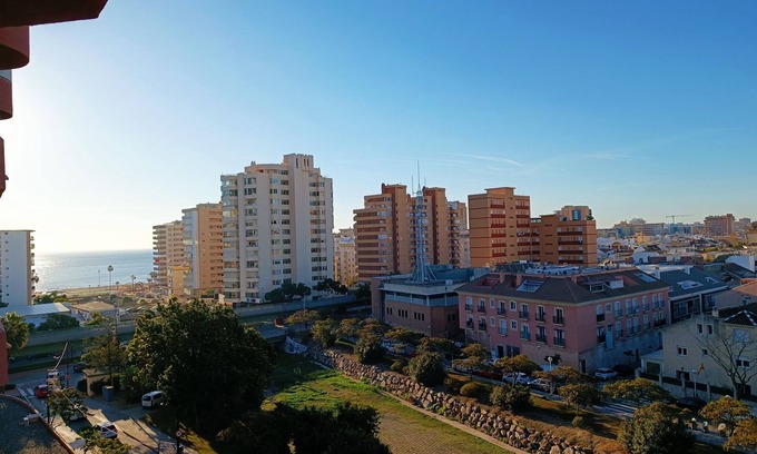 Torreblanca Condo | 4 Dormitorios, 8 Personas, Piscinas, Jardines, Estacionamiento, Playa