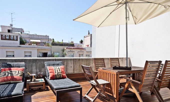 Sant Gervasi Apartment | 4-guest apt. in Sant Gervasi w/terrace & balcony