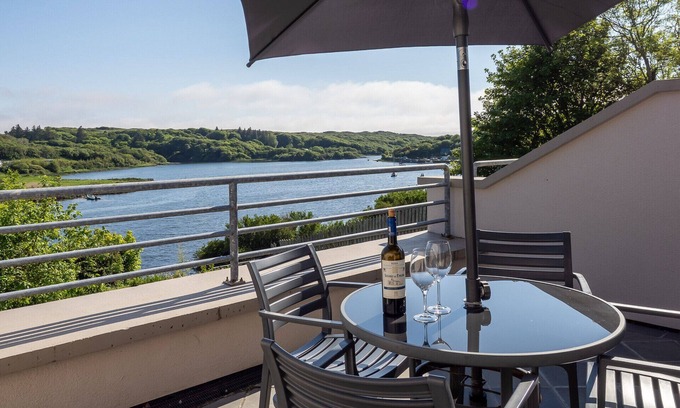 Clifden Apartment | 4 Harbour Heights - Sea Views that Wow