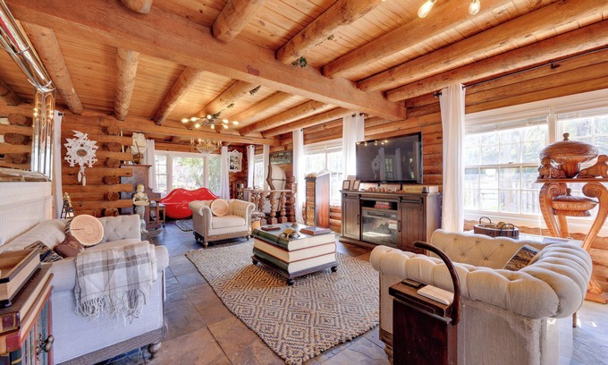 Ponte Vedra Cabin | < 4 Mi to Boat Ramp & Mickler Beach: Unique Cabin