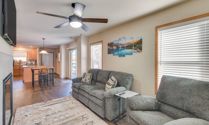 Granby Cabin | 4 Mi to Granby Ranch: Cabin w/Hot Tub Access!