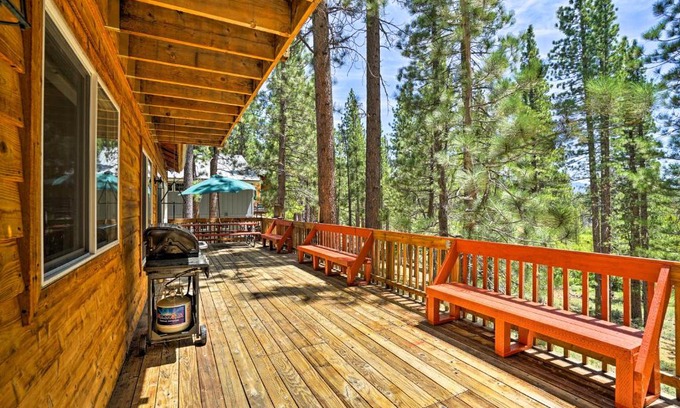 Black Bart House | 4 Mi to Heavenly Home with Deck in South Lake Tahoe