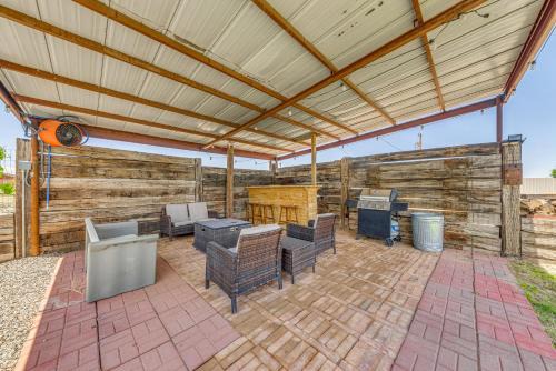 Roswell House | 4 Mi to Museums Roswell Getaway with Game Room!