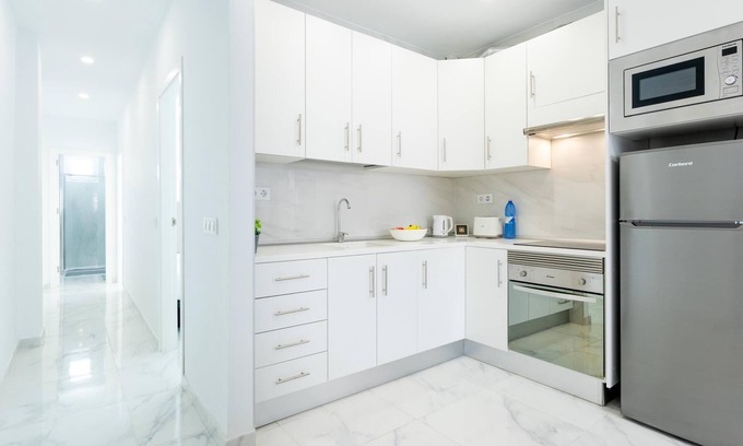 San Isidro Apartment | 4 Moderno Edificio Emilia