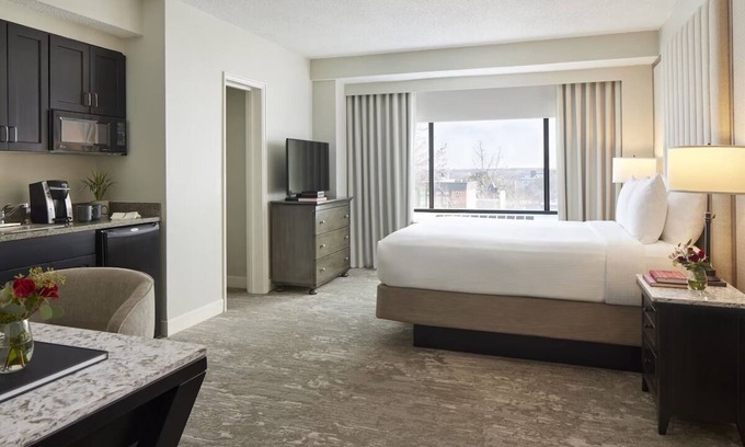 Capitol Hill Hotel | 4 Pet Friendly Suites w/Gym Access & Parking | Near Landmarks & Dining Spots!