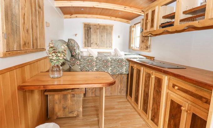 Hollow Meadows Cottage | 4 Pheasant Lane