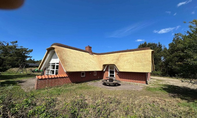 Blavand Strand House | 4 star holiday home in Blåvand