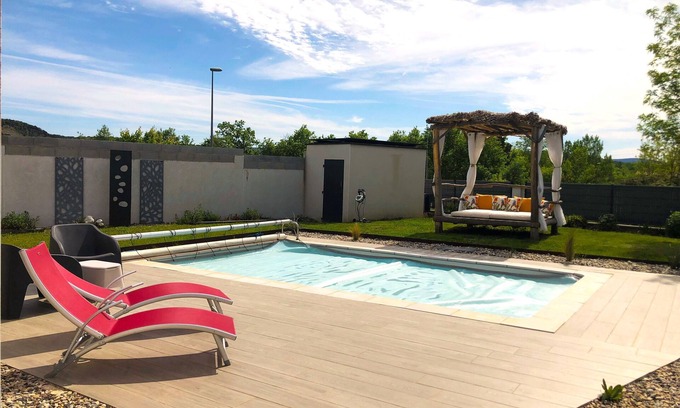 Ruoms House | 4-star villa with private 28° heated pool