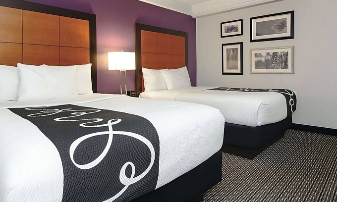 Guasti Hotel | 4 x 2 Double Beds Room at La Quinta Inn & Suites by Wyndham Ontario Airport