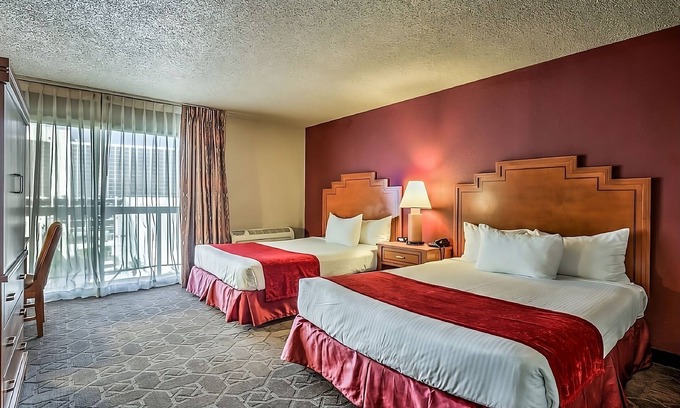 Laughlin Hotel | 4 x Santa Fe Queen Non Smoking Room at Edgewater Casino Resort