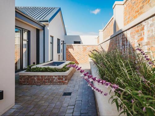 George Villa | 40 Ridge Drive, Kingswood Golf Estate