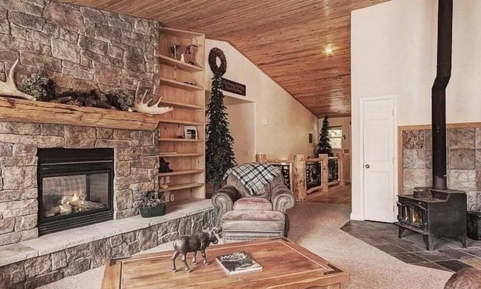 Valley of the Sun Cabin | 4000sqft W Private Pool/Spa, Zipline & Sauna!