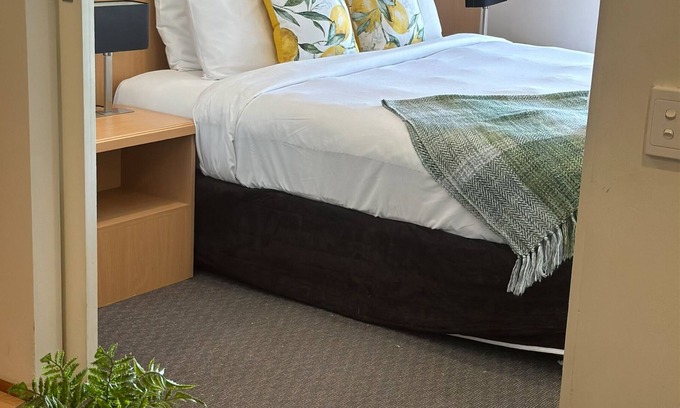 Perth Central Business District Apartment | 408 Abundant Abode CBD Pad Best location