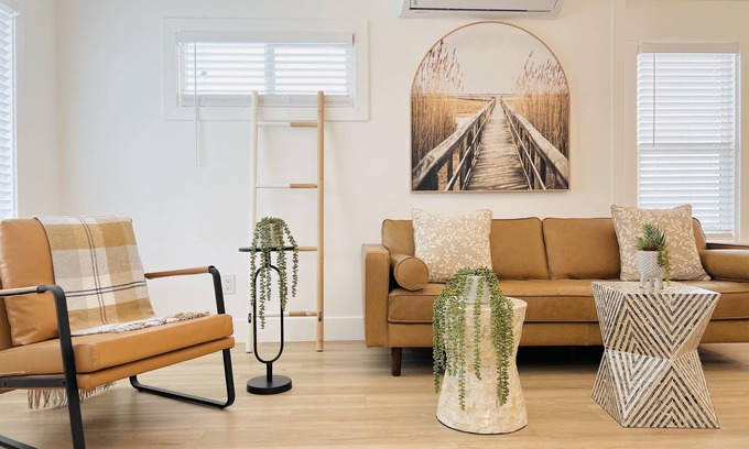 Corridor House | 4173-Newly renovated stylish home