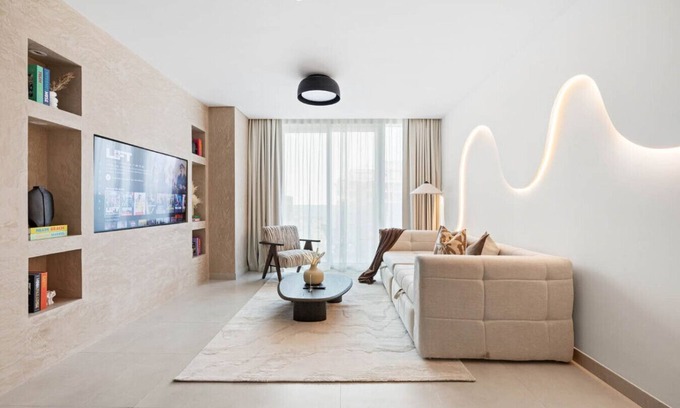 Bur Dubai Apartment | 41st-Floor 2BR with World's Highest Running Track