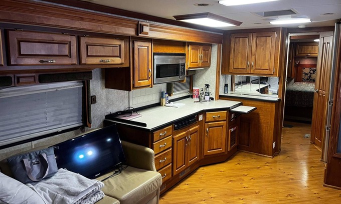 Lynn Haven House | 42ft Motor coach. Sleeps 6. Just minutes from Panama City Beach!