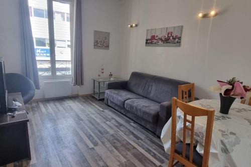 Corbeil-Essonnes Apartment | 45 m2 au Centre Ville - Les bougies