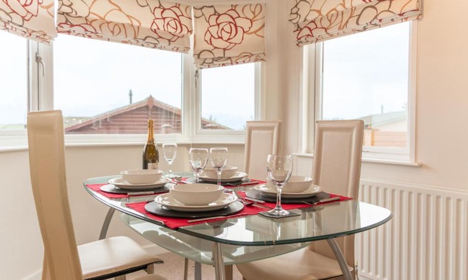 Mullacott House | 46 Meadow View Lodge - 3 Bed-sleeps 6-TJS46MV