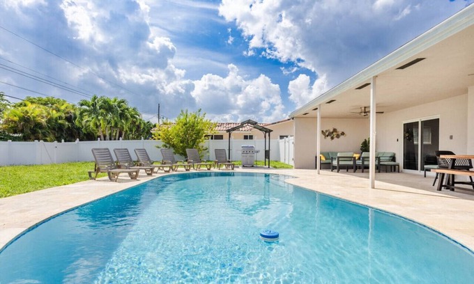 Hollywood Hills House | 4800 Van Buren Hollywood FL