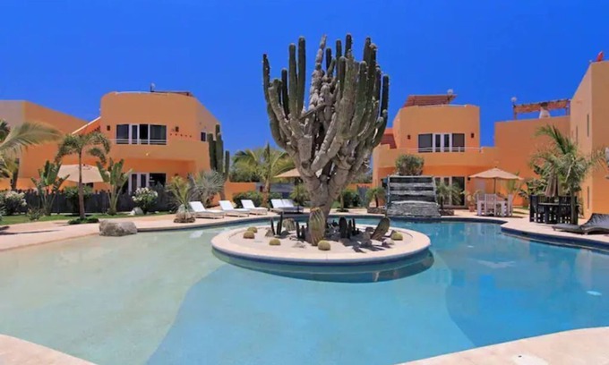 El Pescadero Condo | 4AP Luxury 1 Bedroom 2 Bath Condo Pool Cerritosn