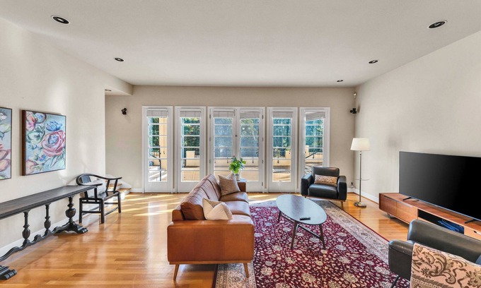 Northwest Portland House | 4B/3.5BA Home in Barnsley Ct|Mainfloor Bedroom|Washer&Dryer|Garage Access #42234