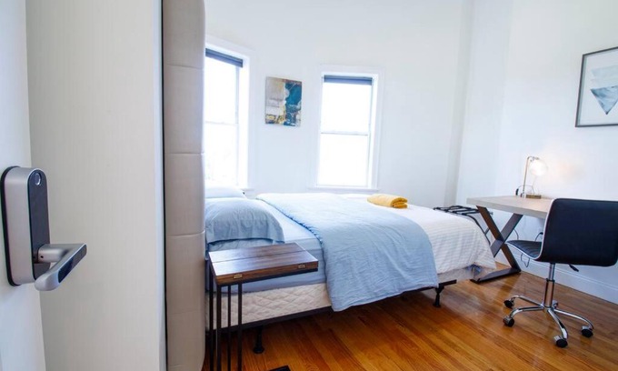 Roxbury Apartment | 4BR 1,5BH Comfy Newly Renovated Apt